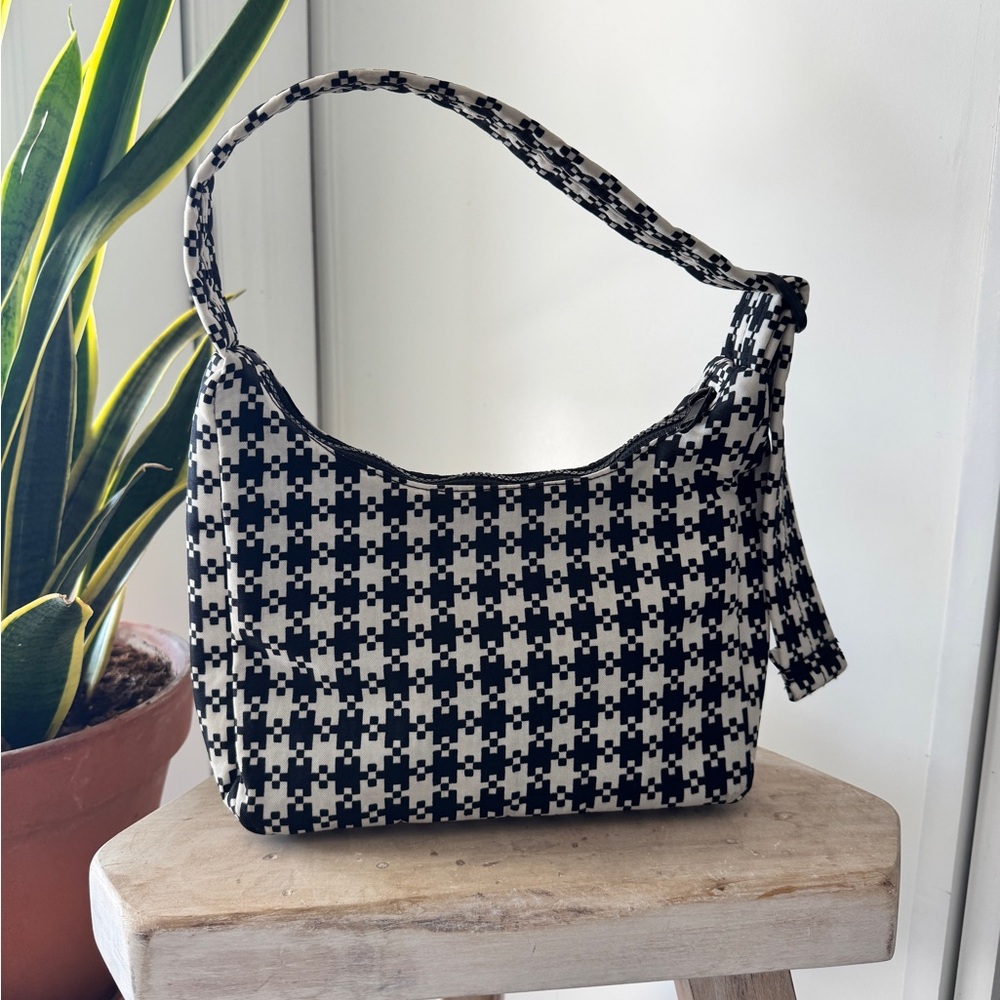 Baggu checkered Black and White Houndstooth  crescent bag